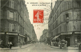 Levallois * La Rue Gravel , Près De La Rue Rivay * Café Billard Débit De Tabac Tabacs Maison AMAURY * Coiffeur - Levallois Perret