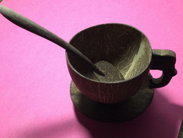 Lot Of Handmade Decorative Coffe/tee Cup Saucer Spoon, Coconut Shell, Mauritius - Tassen