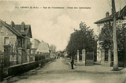 Yerres * La Rue Villecresnes * Hôtel Des Camaldules * Villa - Yerres