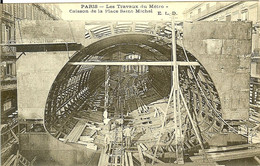 75 PARIS EN 1906 LES TRAVAUX DU METRO CAISSON SUR LA PLACE SAINT MICHEL 1 - Pariser Métro, Bahnhöfe