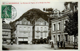 La Bourboule * Carte Photo * Place , Le Bureau Des Postes & La Roche Aux Fées * Epicerie Confiserie * Hôtel De L'Europe - La Bourboule