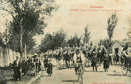 Issoire * 1907 * Route De Clermont , Arrivée D'un Régiment - Issoire