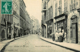 Riom * Rue De L'hôtel De Ville * Commerces Magasins - Riom