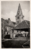 Mens (Isère) Place De La Halle Et L'Eglise - Edition Tourtet - Carte N° 35 Non Circulée - Mens