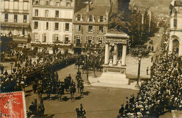 Clermont Ferrand * Carte Photo * Fête Cérémonie Sur La Place * Hôtel De Lyon - Clermont Ferrand