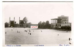 The Shah Mosque (مسجد شاه) In Isfahan Iran Real Photo Postcard 1967 With Street Life - Irán