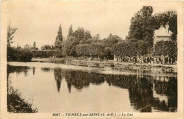 Vigneux * Vue Sur Le Lac Du Village - Vigneux Sur Seine