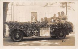 VOITURE- UN JOUR DE CAVALCADE- VOIR PANNEAU NOUVELLE BOUCHERIE CHEVALINE- ANNEXE DES HALLES- RIGAULT.F CARTE PHOTO - Carnevale