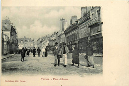 Vierzon * La Place D'armes * Commerces Magasin , A La Belle Jardinière - Vierzon