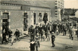 Souesmes * Un Jour De Fête Du Village * Défilé Fanfare Devant La Boulangerie BOURDERIOUX - Altri & Non Classificati