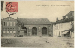(55) 009, Damvillers, Marchal, Place Et Statue Du Maréchal Gérard - Damvillers