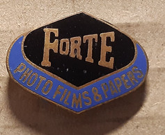 FORTE Photo Films Papers Cameras & Photo Pin Badge - Photographie