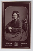 Authentieke Foto - Oudere Vrouw - Mode Klederdracht - Fotograaf: A. Greiner, Amsterdam - 1876 - Oud (voor 1900)