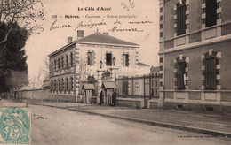 Hyères (Côte D'Azur) Casernes - Guérites à Entrée Principale - Edition Helmlinger & Cie - Carte N° 138 - Casernes