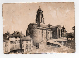 CPSM * UZERCHE * CORREZE * EGLISE SAINT PIERRE * Carte N° 815 Dentelée * édition Michel - Uzerche