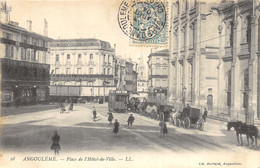 Angoulême - 1904 - Animée, Tram Et Attelages - Place De L'Hôtel De Ville - Angouleme