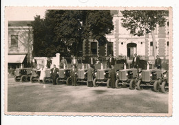 La Flèche Photographie Ancienne Livraison Commande De 14 Tracteurs Renault Depuis Le Mans 10/07/1947... - Tractores