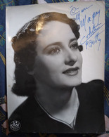 Photo Star Colette Betty Dédicacee Pin Up Artiste Cabaret Music-hall Cinéma Danse Cirque Opéra 1940 1950 - Signed Photographs