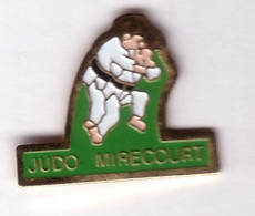 A109 Pin's JUDO MIRECOURT VOSGES Achat Immédiat - Judo