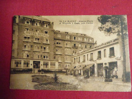 44 LA BAULE - AVENUE PAVIE ET MAGASINS J. EVERS PRES DU CASINO - La Baule-Escoublac