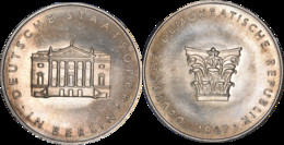 Médaille - Allemagne (RDA-DDR) - 1967 - Deutsches Staatsoper In Berlin - 01-255 - Monarquía/ Nobleza