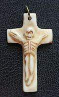 Curieuse Croix En Os Avec Un Squelette Crucifié ! Epoque à Déterminer - Religion & Esotérisme