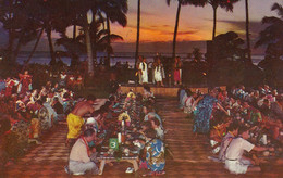 Honolulu Hawaii, Luau Native Feast With Tourists, C1950s/60s Vintage Postcard - Honolulu