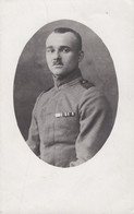 CARTE PHOTO ALLEMANDE - GUERRE 14 -18 - PORTRAIT SOLDAT EN MÉDAILLON - War 1914-18