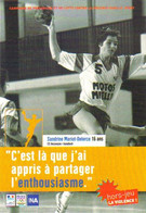 Carte Postale "Cart'Com" (2001) - Hors-jeu La Violence ! (Sandrine Mariot-Delerce - Handball) - Handbal