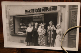 Carte Photo 1951 Pâtisserie Famille CPA Ak Animée Pâtissier Commerce 33 Gironde - Sonstige & Ohne Zuordnung