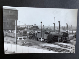 Photo  Tamponnée De Marc DAHLSTRÖM : Trains Vapeur Et Rames En Gare De CREIL  En 1965 - Trains