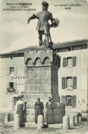 ""48 - Lozère - Châteauneuf De Randon - Statue De Duguesclin érigée Sur La Place - Chateauneuf De Randon