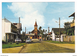 GUYANE Française SAINT LAURENT DU MARONI La Place De L'Eglise Renault R8 Ford Taunus VOIR DOS Et Flamme De KOUROU - Saint Laurent Du Maroni