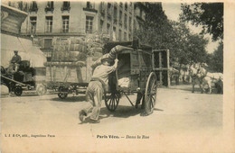 Paris * Paris Vécu * Dans La Rue * Déménageurs ? Attelage Type Métier - Sonstige & Ohne Zuordnung