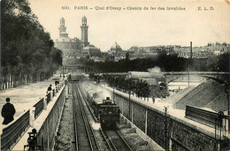 Paris * 7ème * Quai D'orsay * Le Chemin De Fer Des Invalides * Passage Du Train - Arrondissement: 07