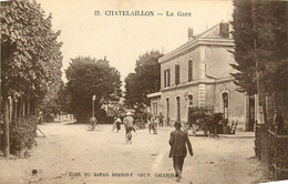 Chatelaillon * Le Parvis De La Gare * Ligne Chemin De Fer * Attelage - Châtelaillon-Plage
