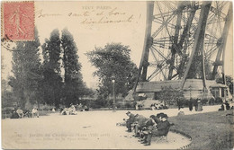 75 Paris  75007   - Jardin Du Champ De Mars -  Un Pilier De La Tour  Eiffel - District 07