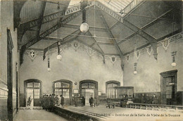 Bellegarde * Intérieur De La Salle De Visite De La Douane * Douaniers - Bellegarde-sur-Valserine