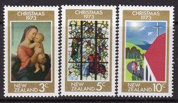 New Zealand 1973 Christmas Set Of 4, Hinged Mint, SG 1034/6 (A) - Nuevos