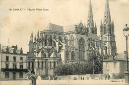 Cholet * Place Et église Notre Dame - Cholet