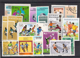 Lot De Timbres Thème Football Neuf Ou Oblitéré - Autres & Non Classés