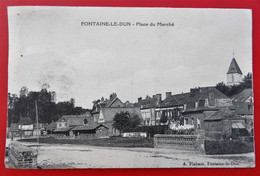 Cpa 76 FONTAINE LE DUN Place Du Marche  Adresse Contre Torpilleur GUEPARD Toulon - Fontaine Le Dun