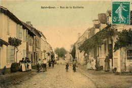 St Sever * La Rue De La Guillerie Villageois * Cpa Toilée Colorisée - Autres & Non Classés