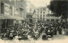 St Malo * La Place Châteaubriand * Hôtel Café Restaurant * Coiffeur - Saint Malo