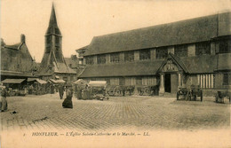 Honfleur * La Place * L'église Ste Catherine Et Le Marché * Marchands Foire - Honfleur