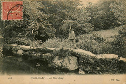 Huelgoat * Vue Sur Le Pont Rouge * Passerelle * Porteurs De Bois Morts - Huelgoat