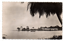 Cameroun ---KRIBI-- 1951 --- Vue Sur La Douane   ......timbre...cachet .. Paris ............à Saisir - Kameroen