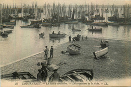 Douarnenez * La Flotille Sardinière * Le Débarquement De La Pêche * Bateau Pêcheurs - Douarnenez