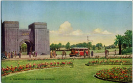 IRAQ  BAGHDAD  The Museum Gate  Old Bus - Iraq