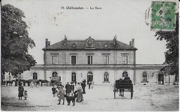 CHATEAUDUN : La Gare-Extérieur Animée ( 1925) - Chateaudun